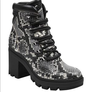 NWT MARC FISHER LTD Kini 2 Snakeskin Lug Boot